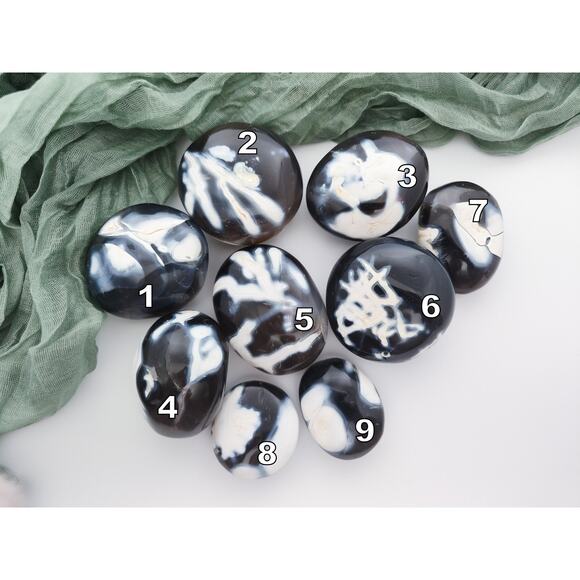 Orca Agate Palm Stone - Picture 8 of 8